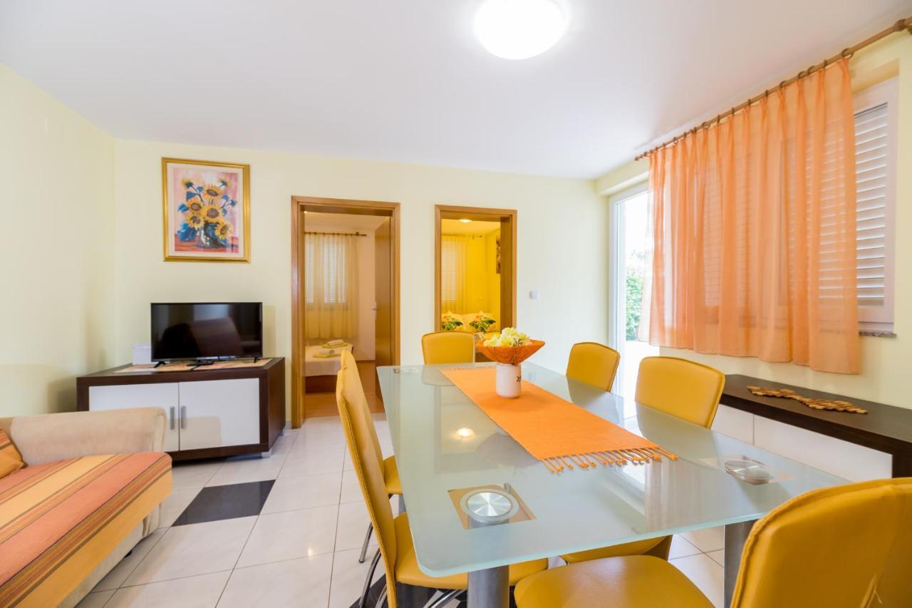 Apartments Ljubica Garden Башка Екстер'єр фото