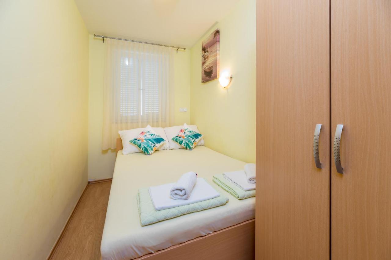 Apartments Ljubica Garden Башка Екстер'єр фото