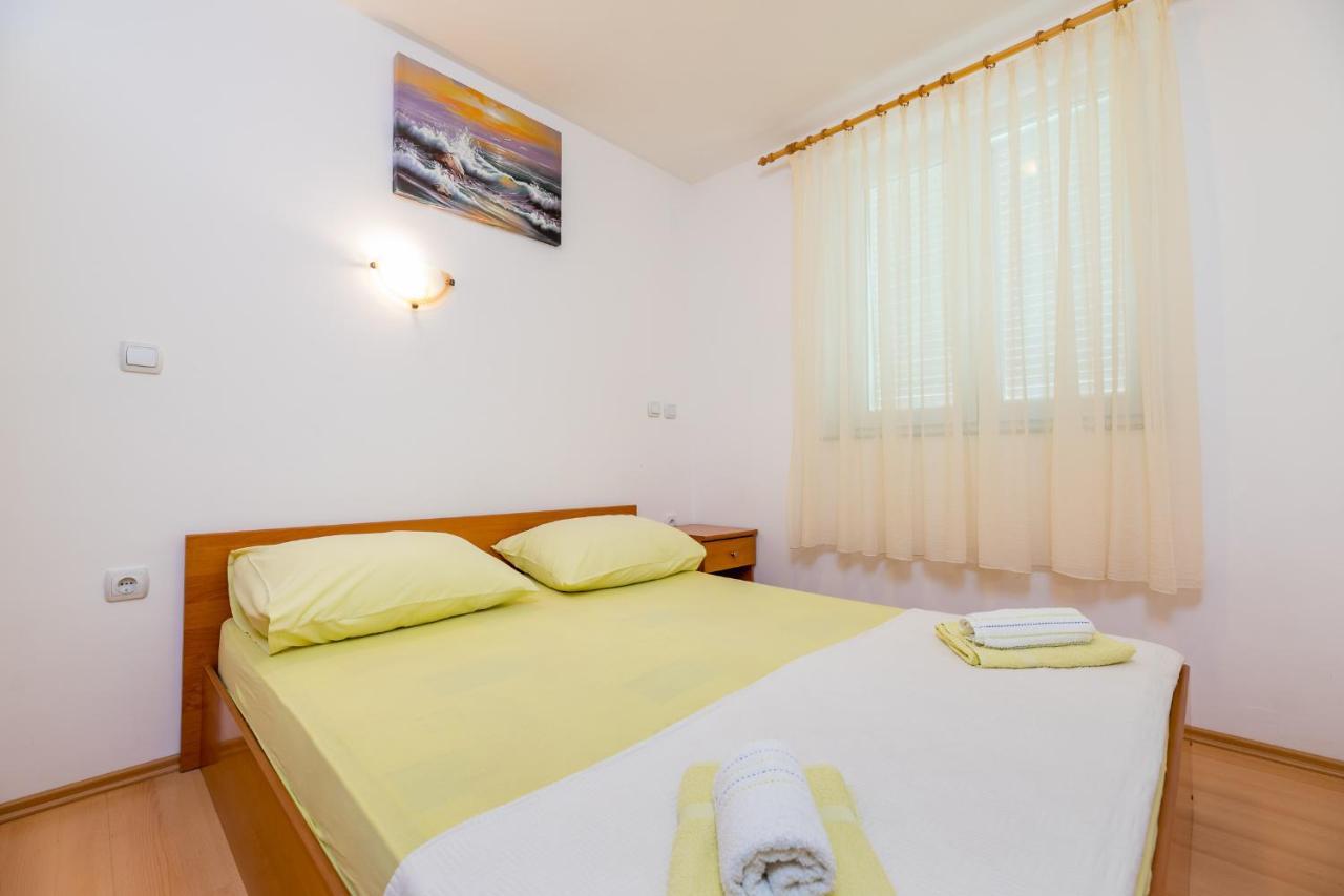 Apartments Ljubica Garden Башка Екстер'єр фото