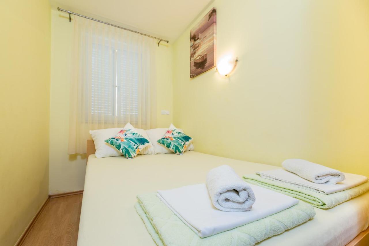 Apartments Ljubica Garden Башка Екстер'єр фото