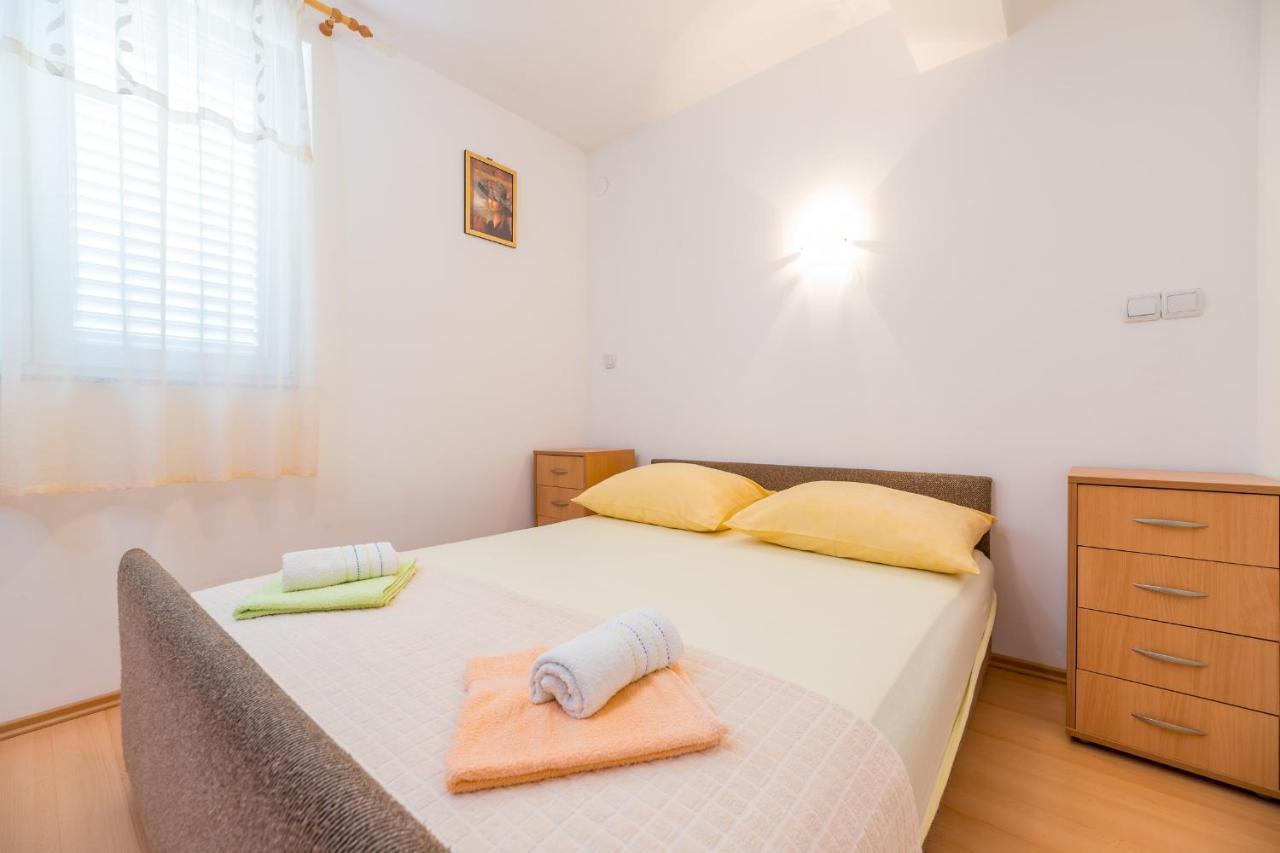 Apartments Ljubica Garden Башка Екстер'єр фото