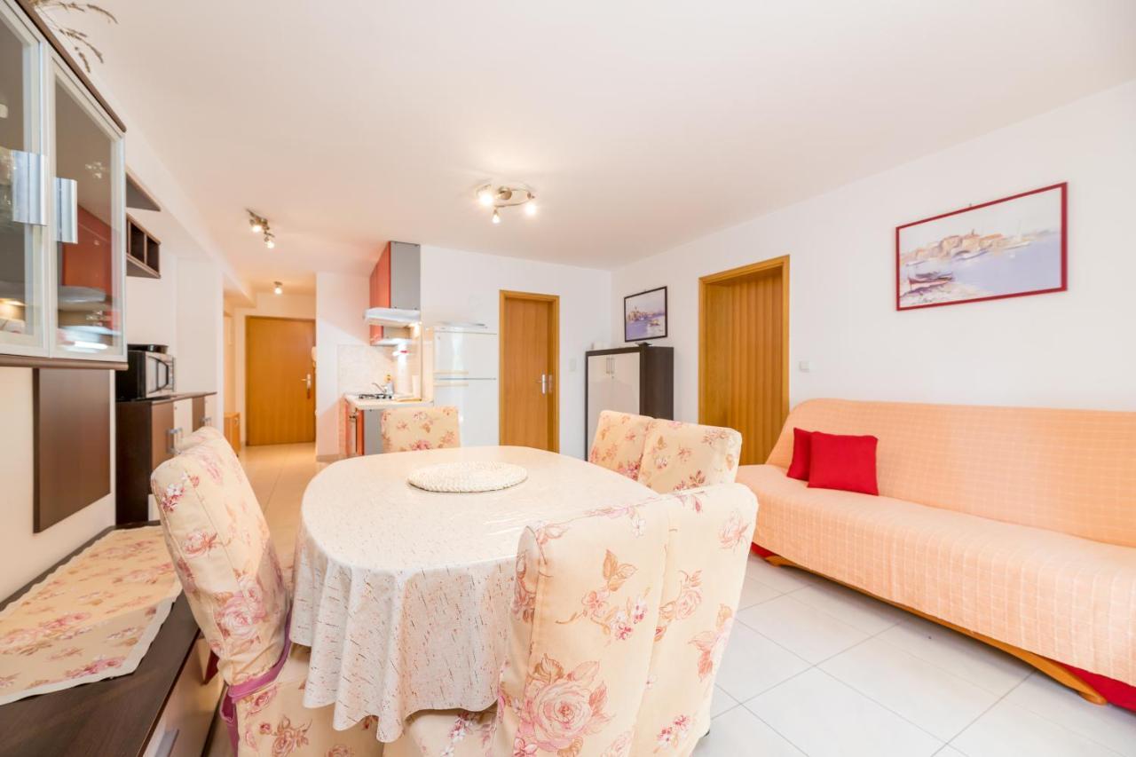 Apartments Ljubica Garden Башка Екстер'єр фото