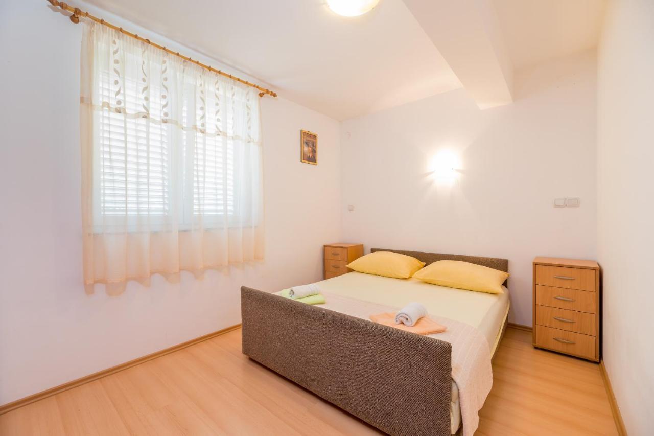Apartments Ljubica Garden Башка Екстер'єр фото
