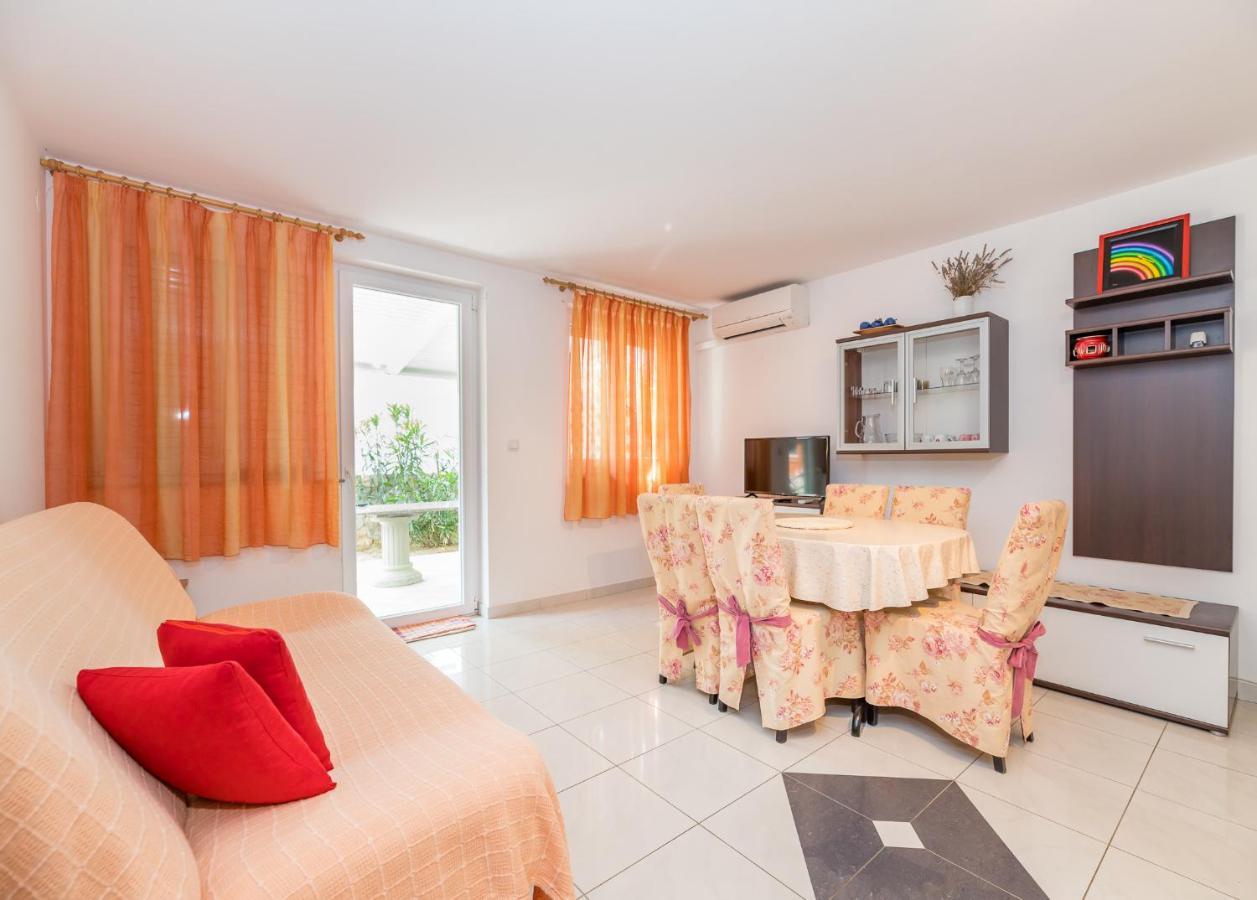 Apartments Ljubica Garden Башка Екстер'єр фото